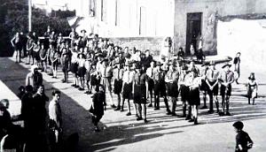 1890- Oran - Parvis Eglise Saint- Louis - Scouts2 1937